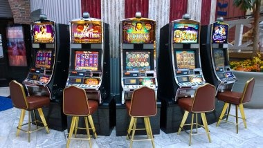 sakti188 live dealer table with professional croupier